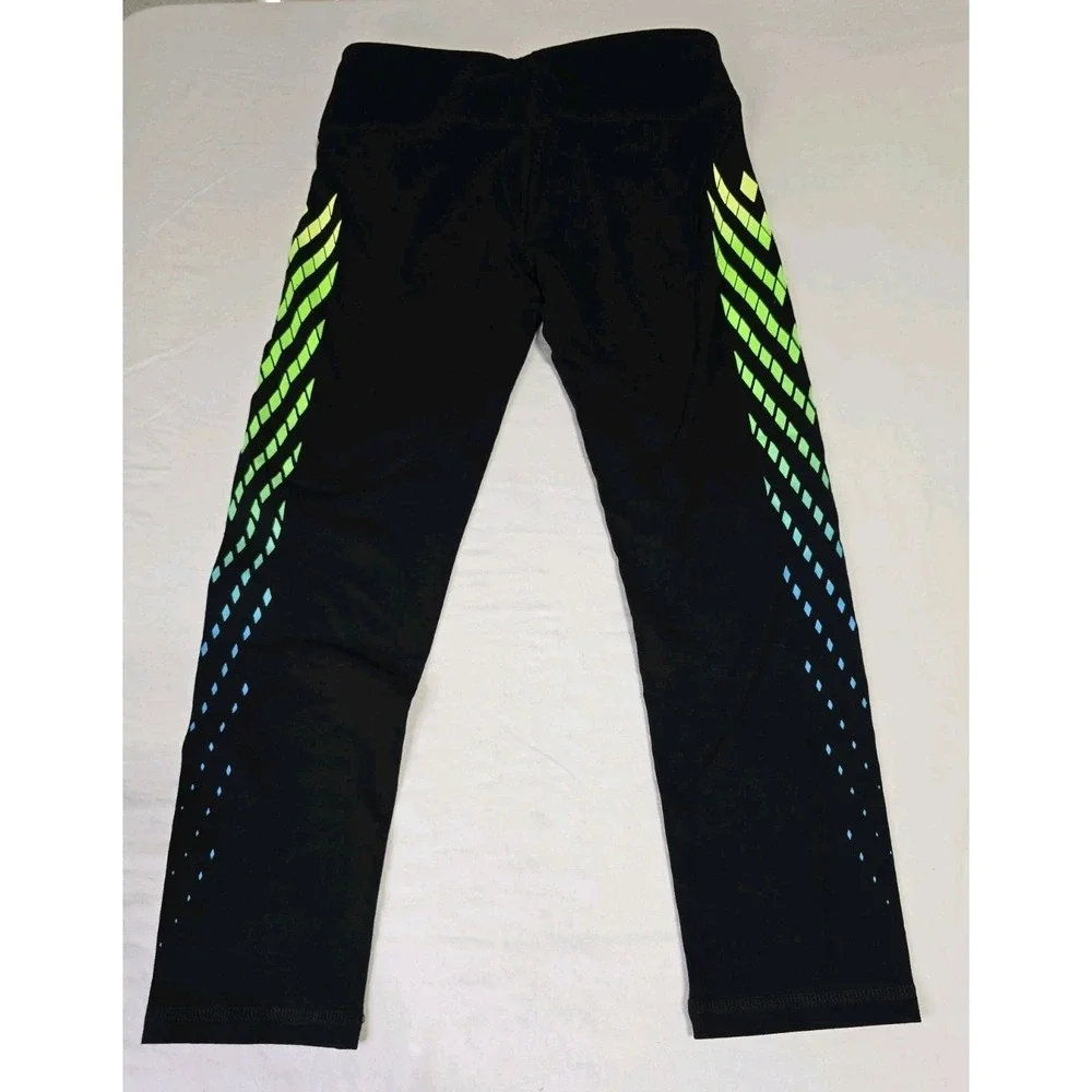 SO‎ Women's Small Black Yoga Capris
